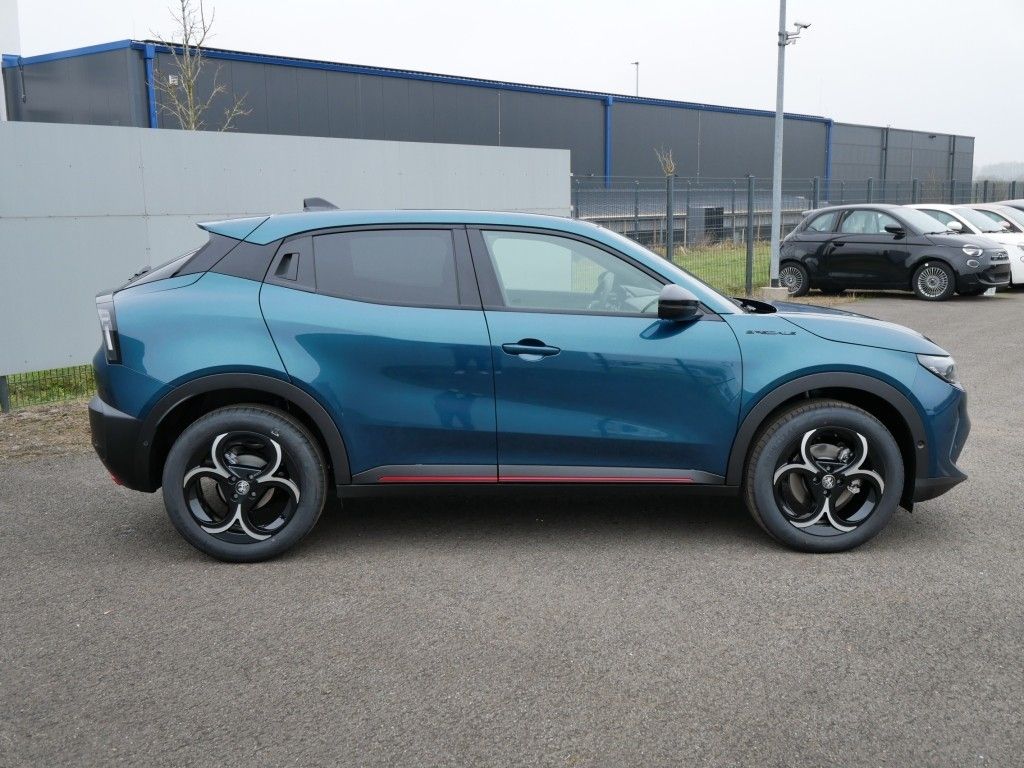 Alfa Romeo Junior 2025