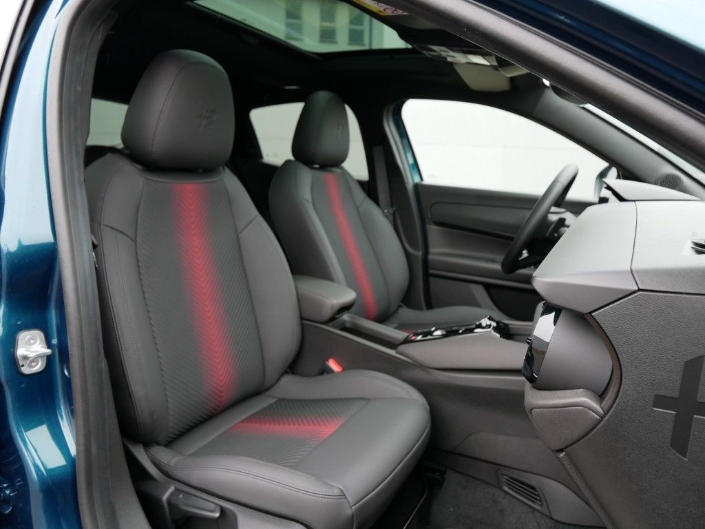 Alfa Romeo Junior 2025