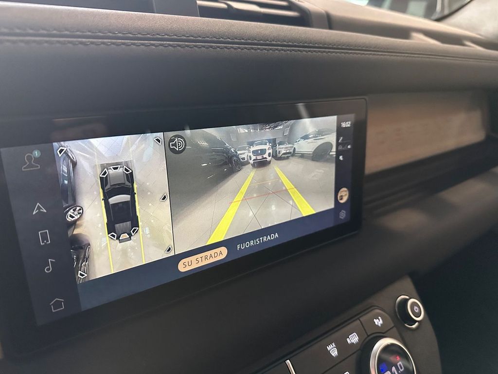 Land Rover Defender 2021