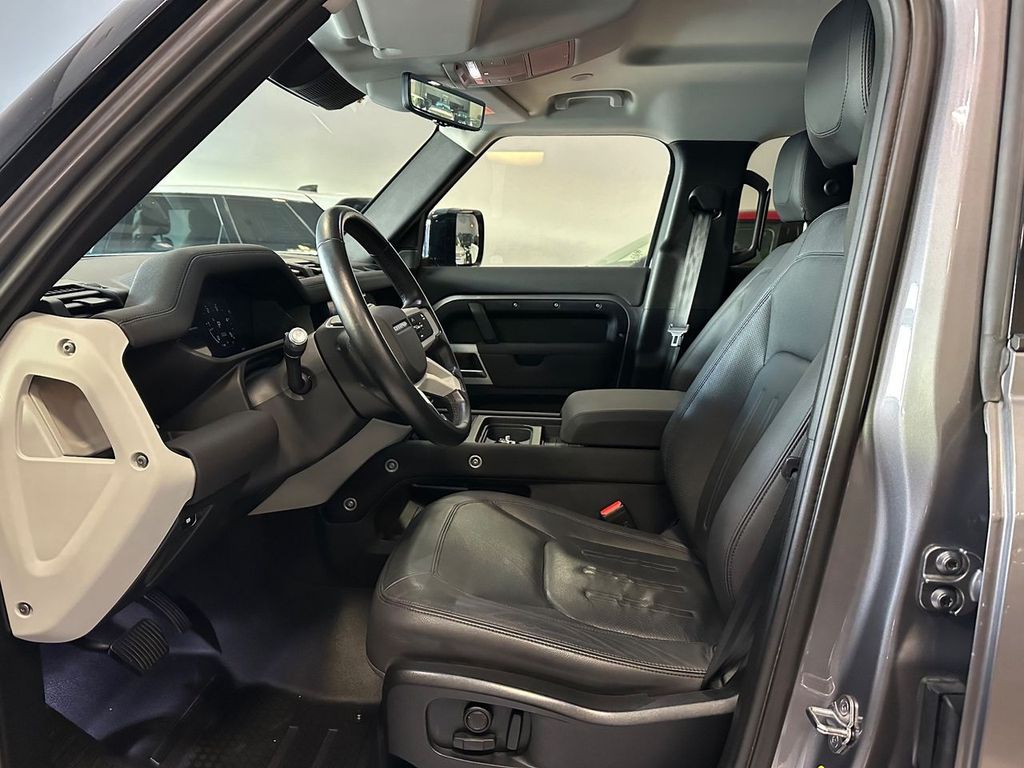 Land Rover Defender 2021