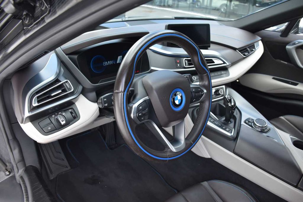 BMW i8 2014