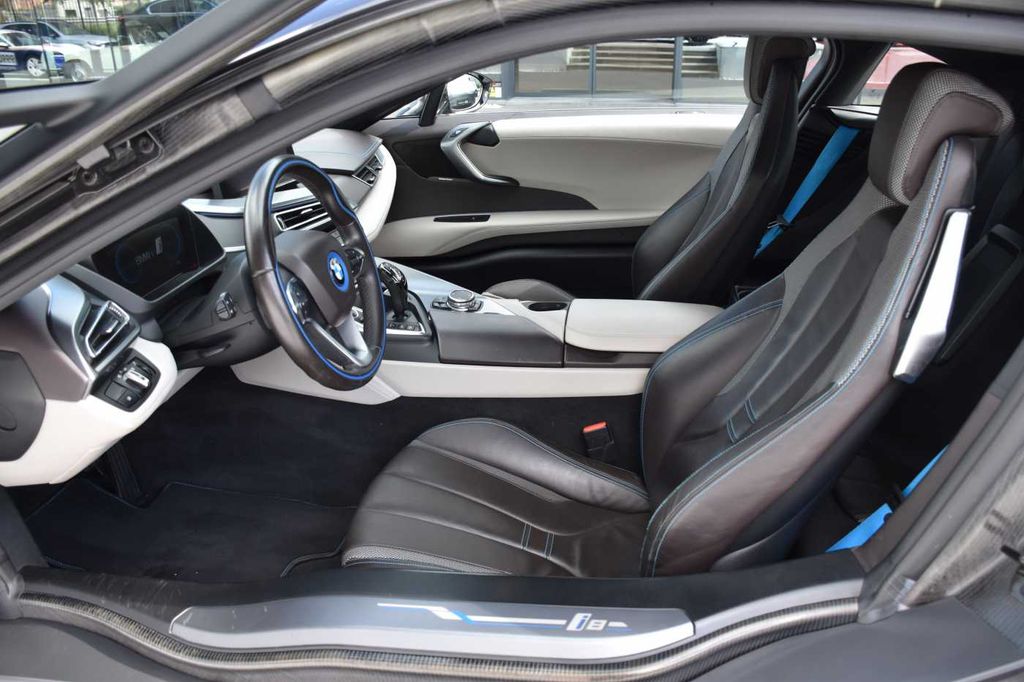 BMW i8 2014