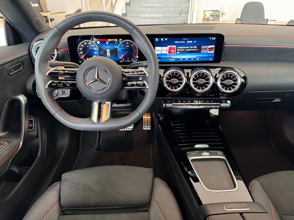 Mercedes-Benz CLA 200 2024
