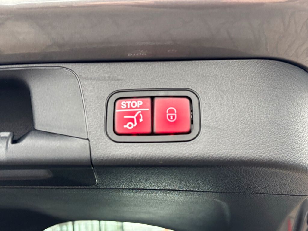 Mercedes-Benz EQB 2024