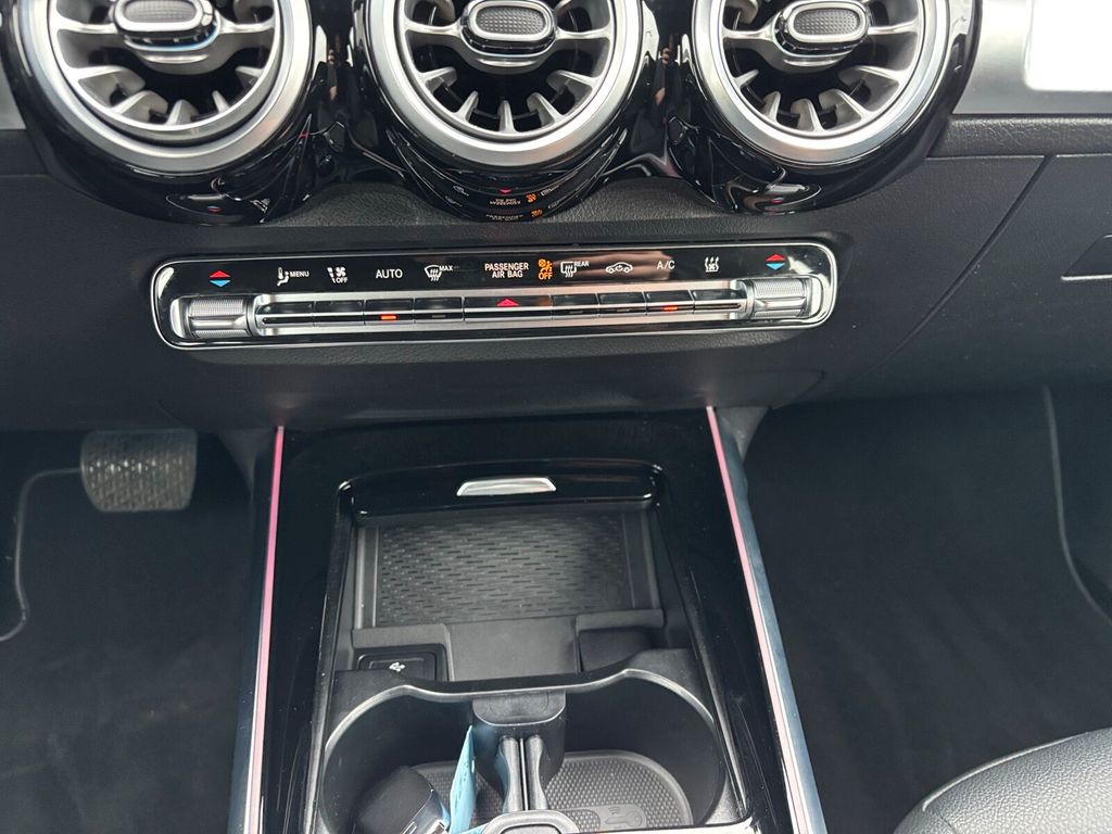 Mercedes-Benz EQB 2024