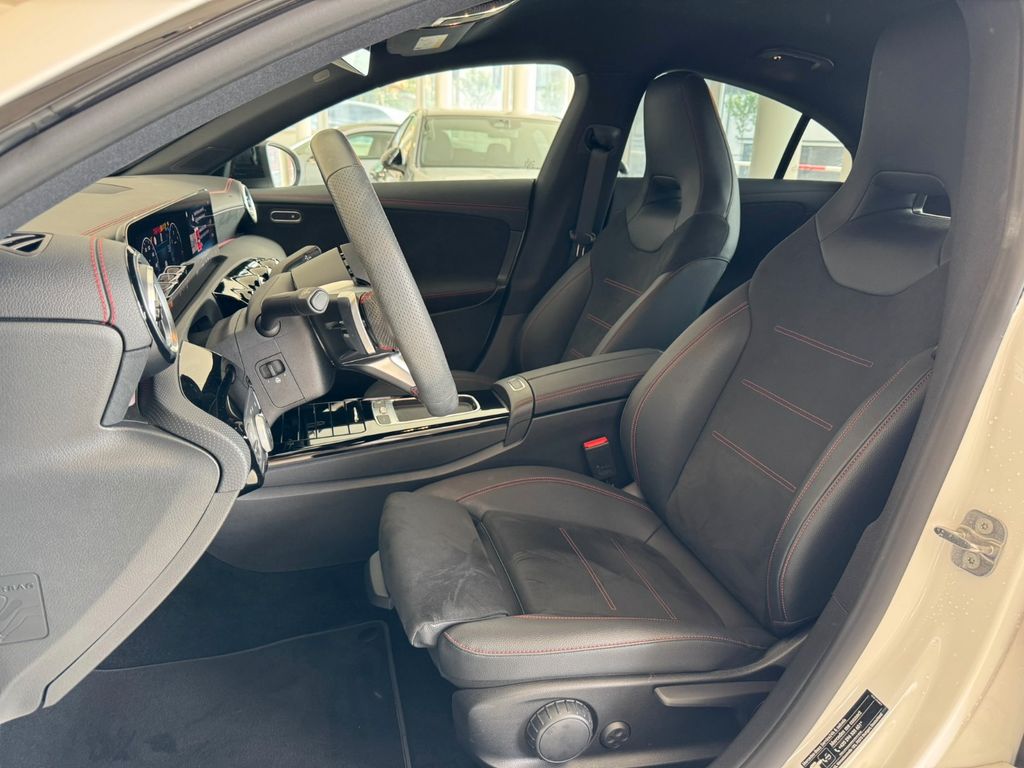 Mercedes-Benz CLA 200 2024