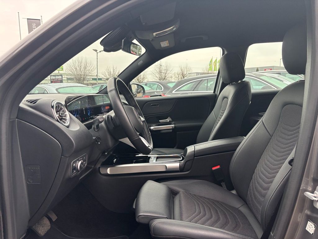 Mercedes-Benz EQB 2024