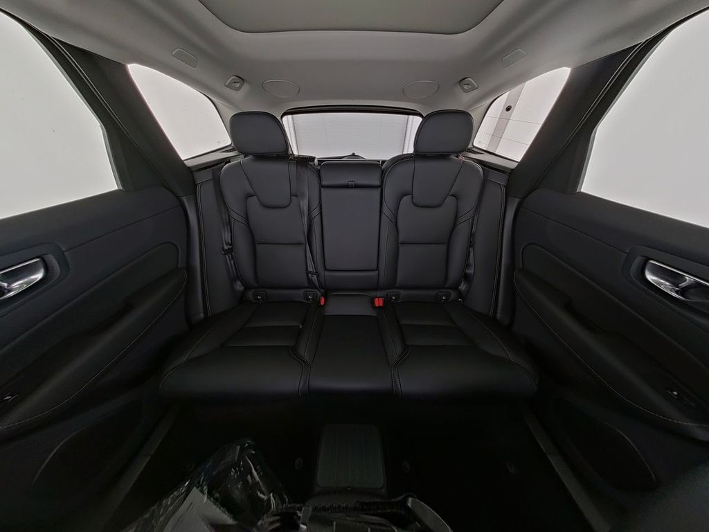 Volvo XC60 2025