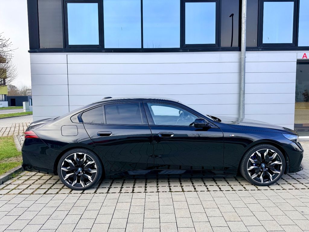 BMW i5 2024