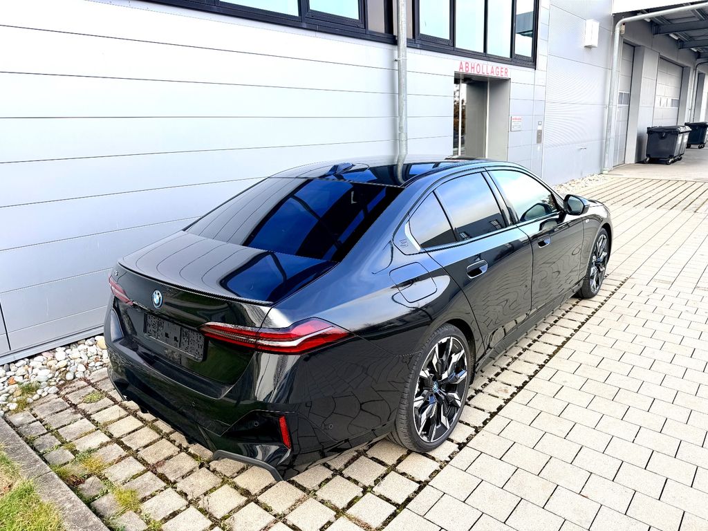 BMW i5 2024