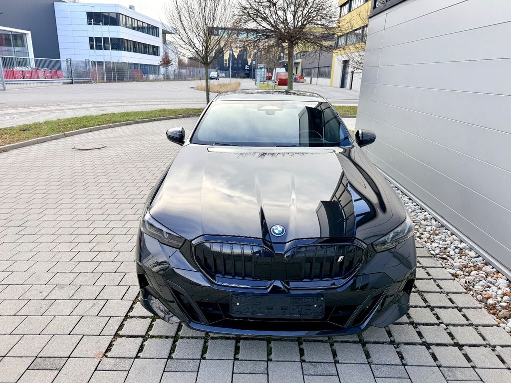 BMW i5 2024