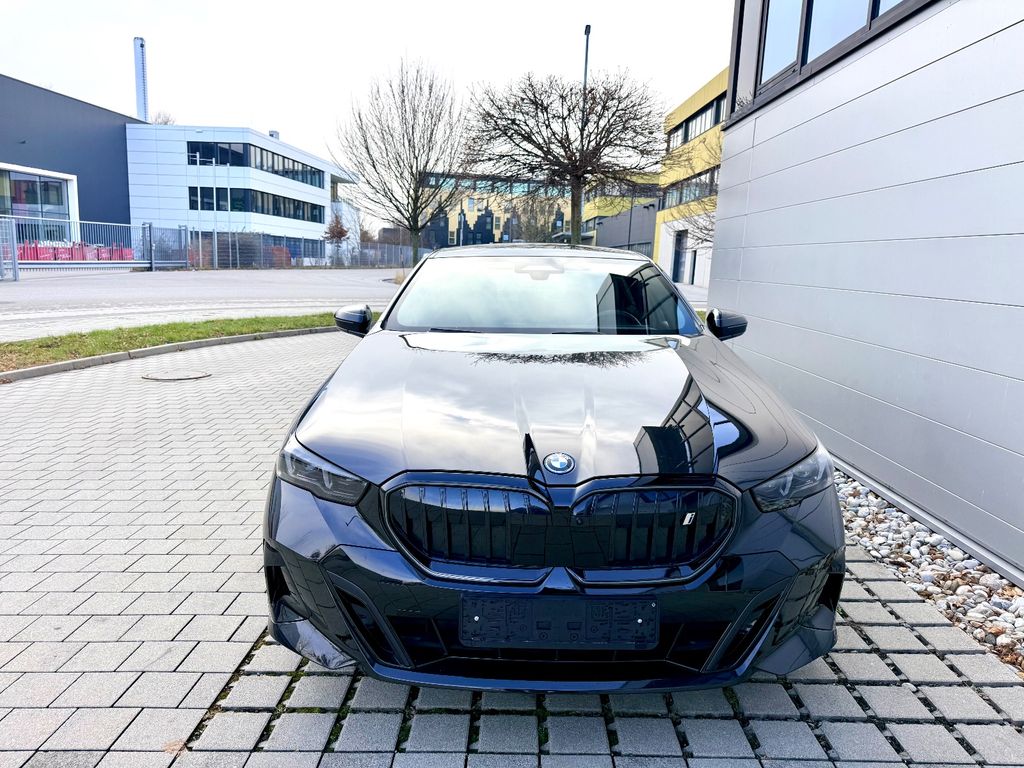 BMW i5 2024