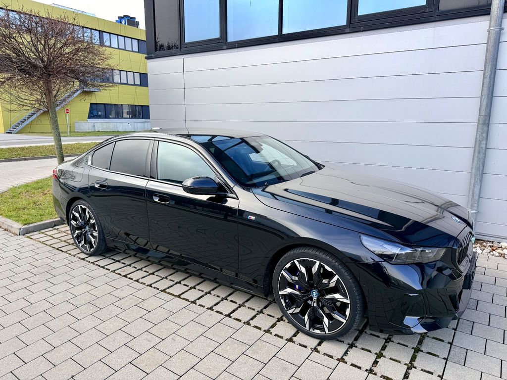 BMW i5 2024