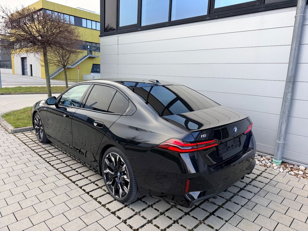 BMW i5 2024