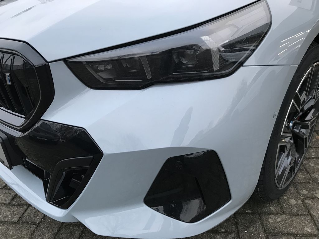 BMW i5 2025