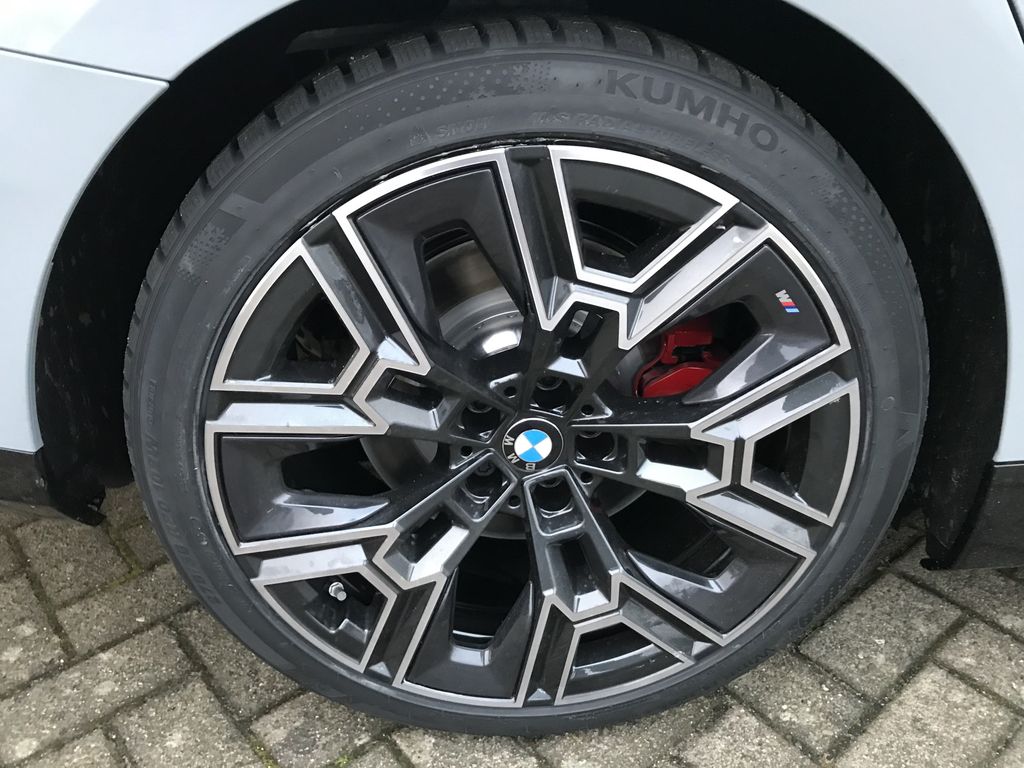 BMW i5 2025
