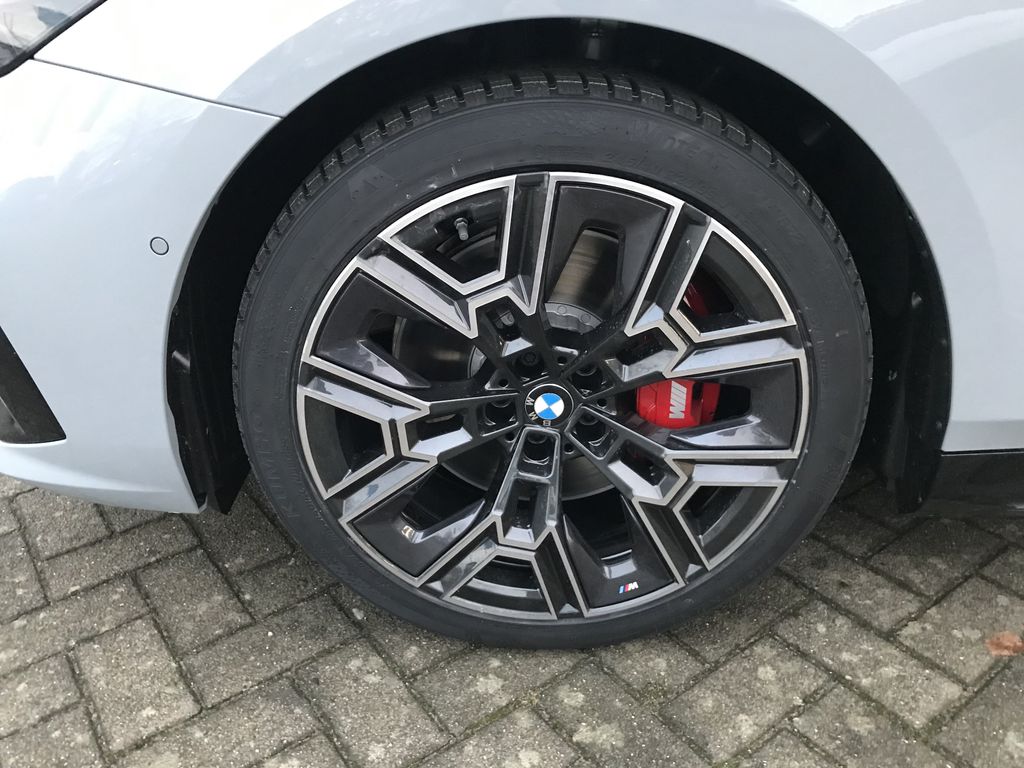 BMW i5 2025