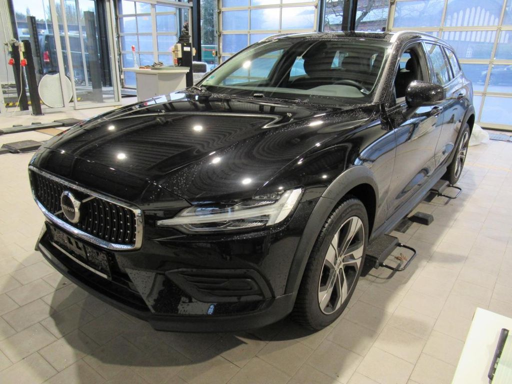 Volvo V60 Cross Country 2023