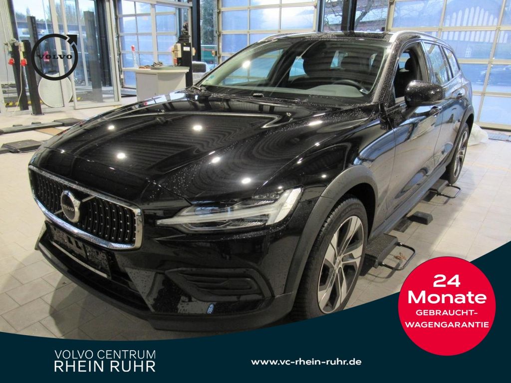 Volvo V60 Cross Country 2023
