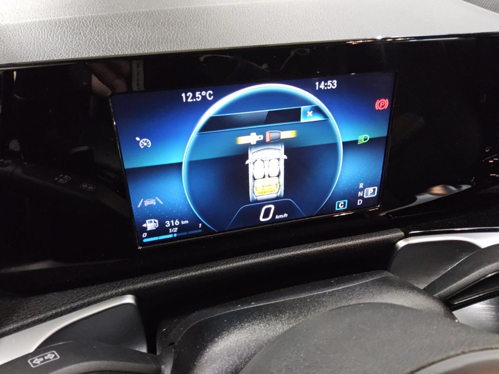 Mercedes-Benz GLB 200 2022