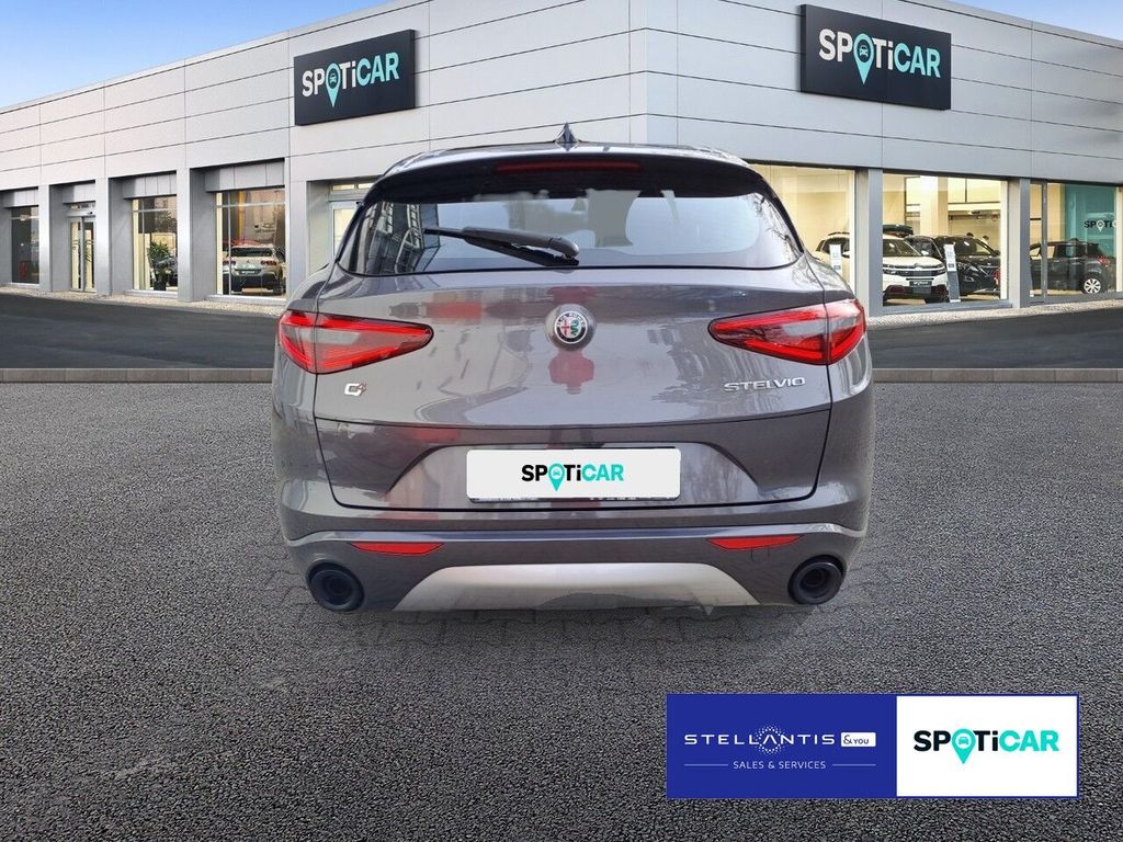 Alfa Romeo Stelvio 2022
