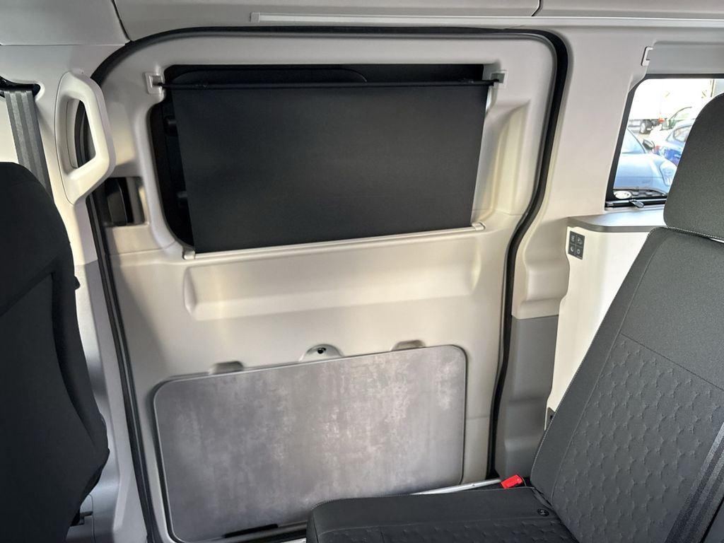 Ford Tourneo Custom 2025