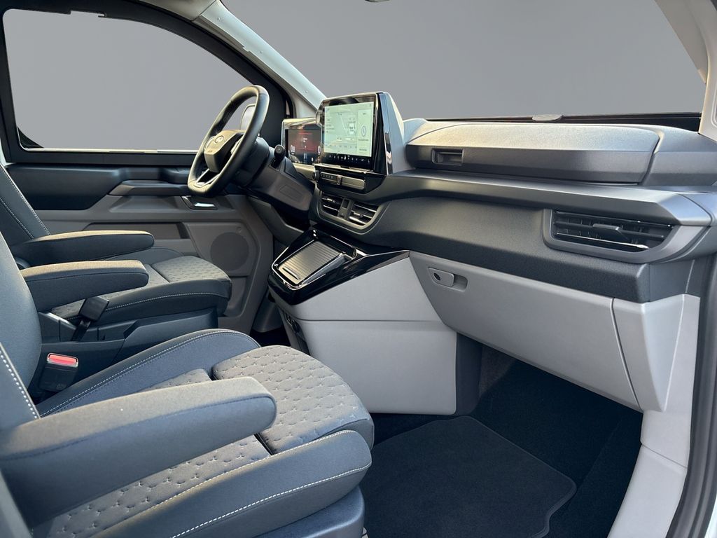 Ford Tourneo Custom 2025