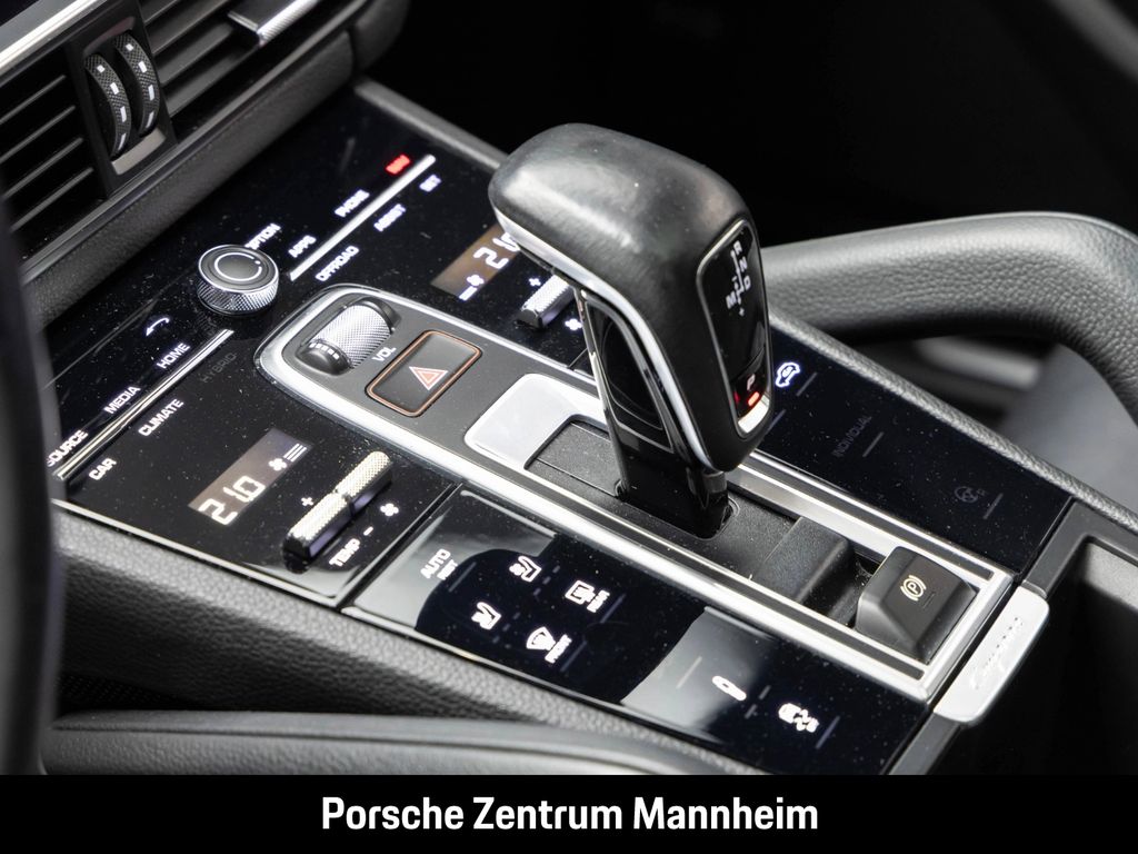 Porsche Cayenne 2022