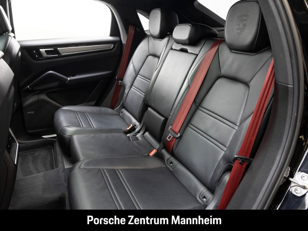 Porsche Cayenne 2022