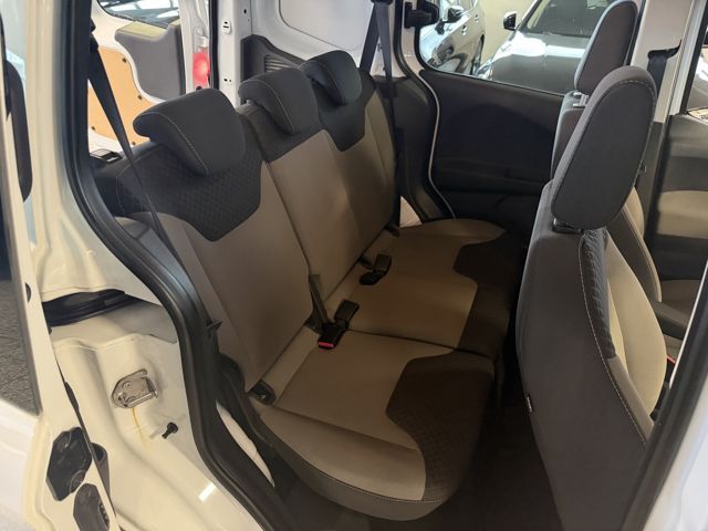 Ford Transit Courier 2020