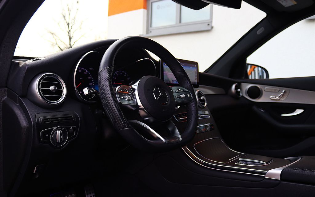 Mercedes-Benz GLC 300 2021