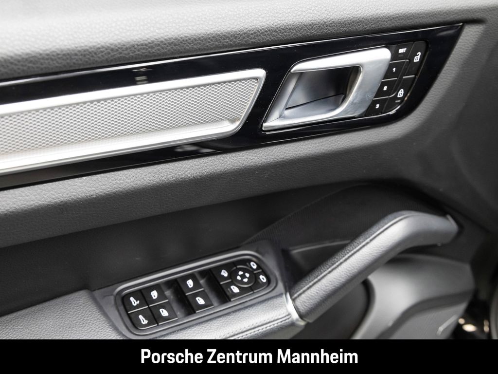 Porsche Cayenne 2022