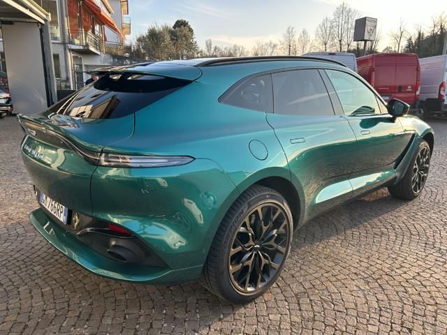 Aston Martin DBX 2022