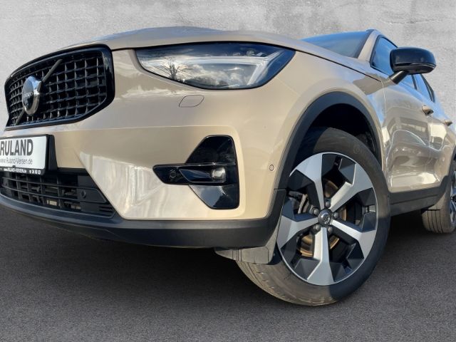 Volvo XC40 2025