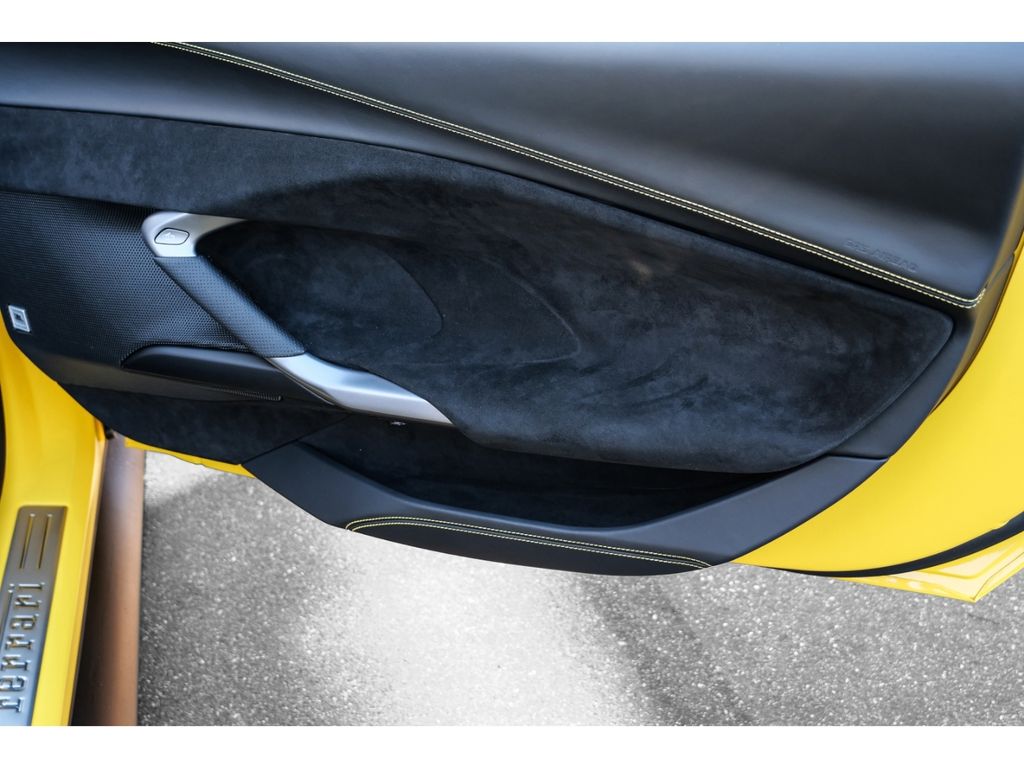 Ferrari 296 GTS 2025