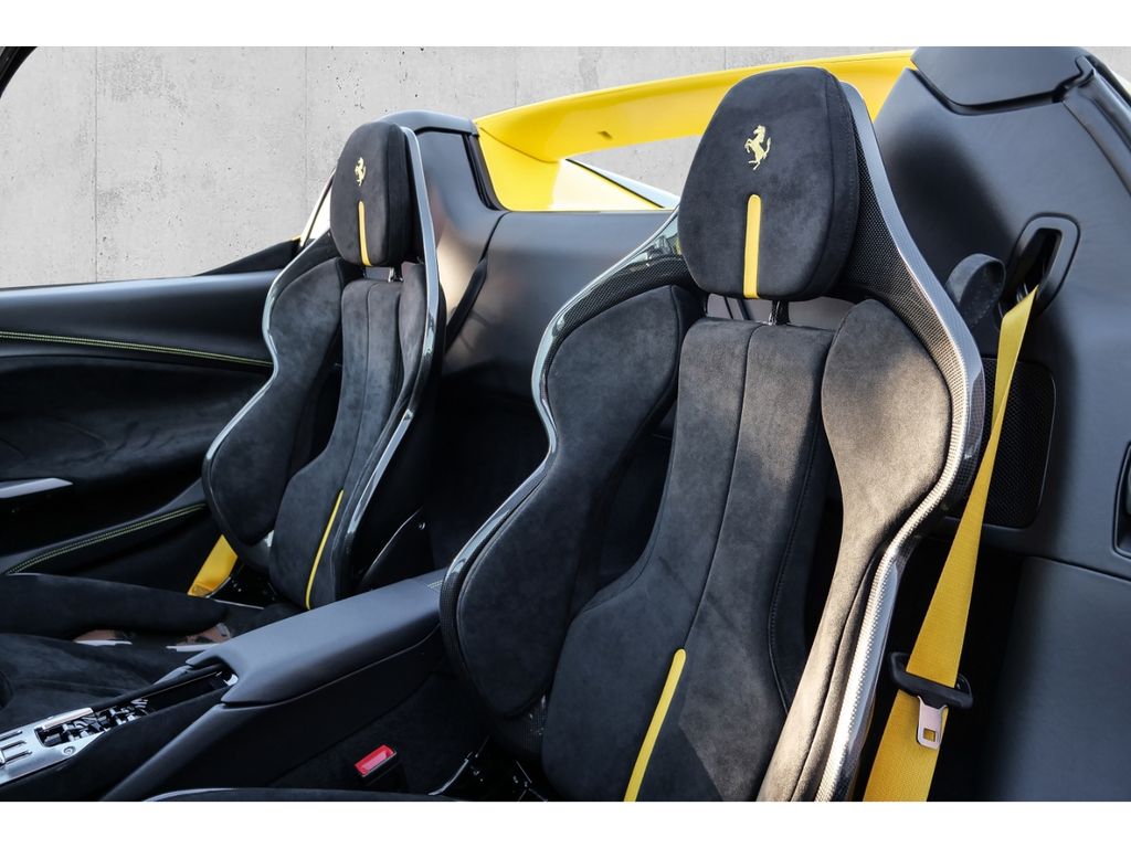 Ferrari 296 GTS 2025