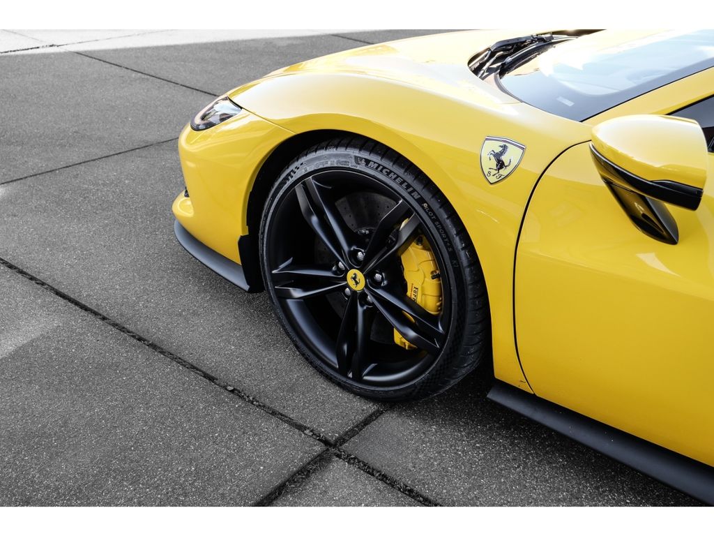 Ferrari 296 GTS 2025