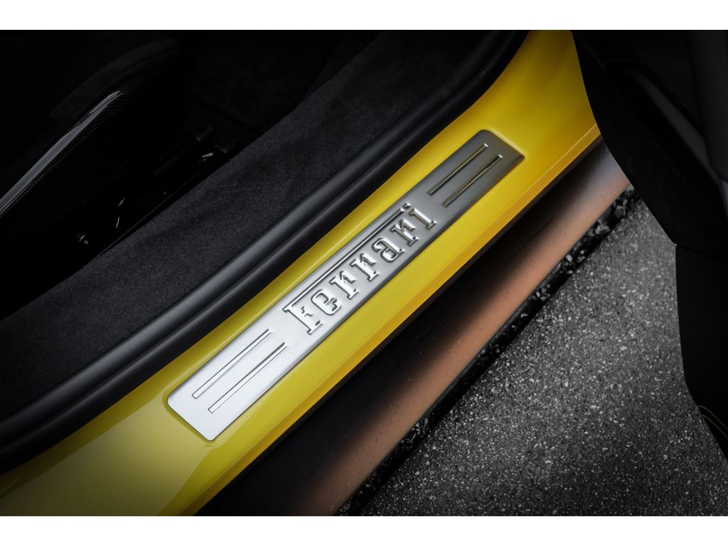 Ferrari 296 GTS 2025