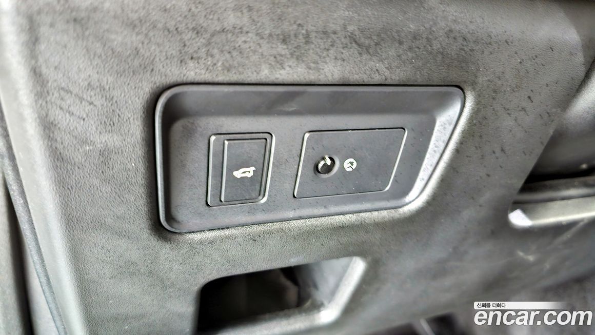 Land Rover Discovery 2018