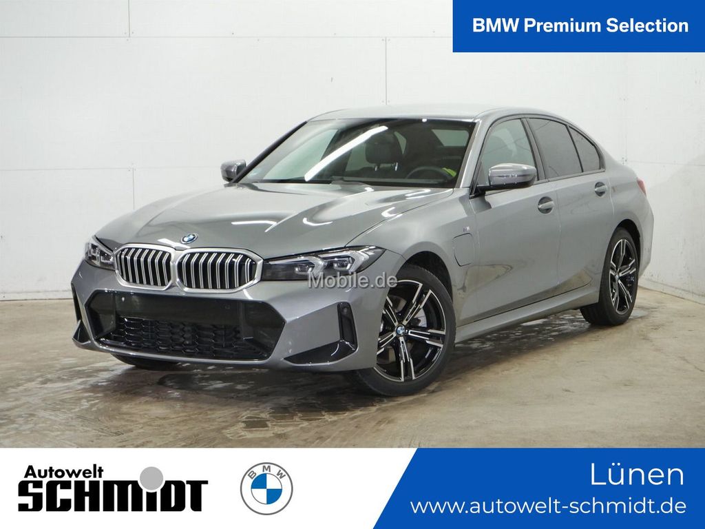 BMW 330 2025