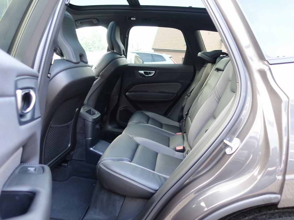 Volvo XC60 2025