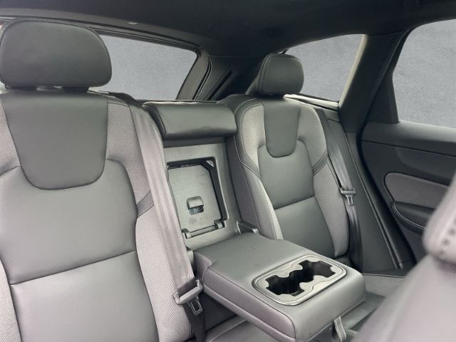 Volvo XC60 2025