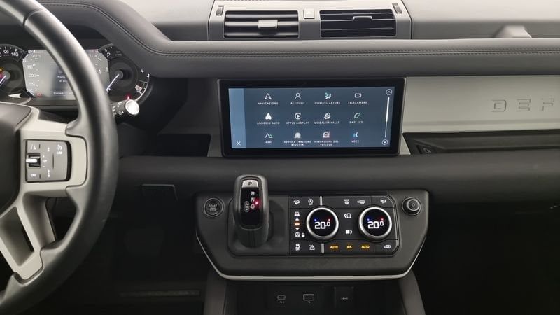 Land Rover Defender 2023