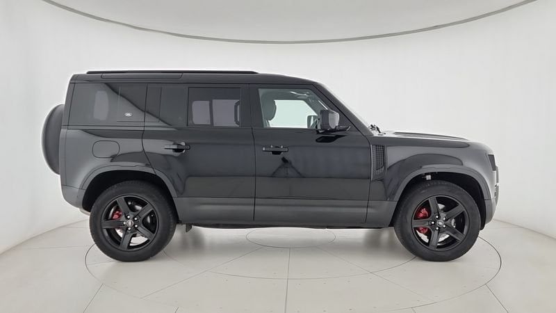 Land Rover Defender 2023