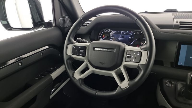 Land Rover Defender 2023