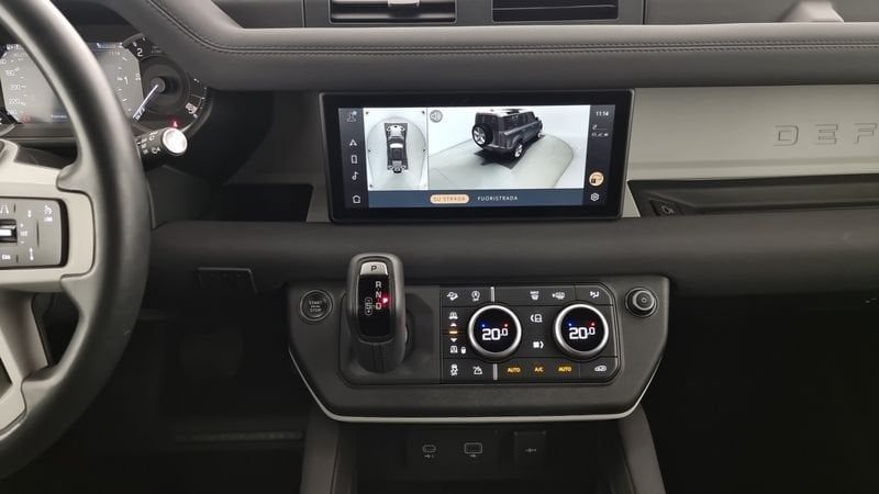 Land Rover Defender 2023