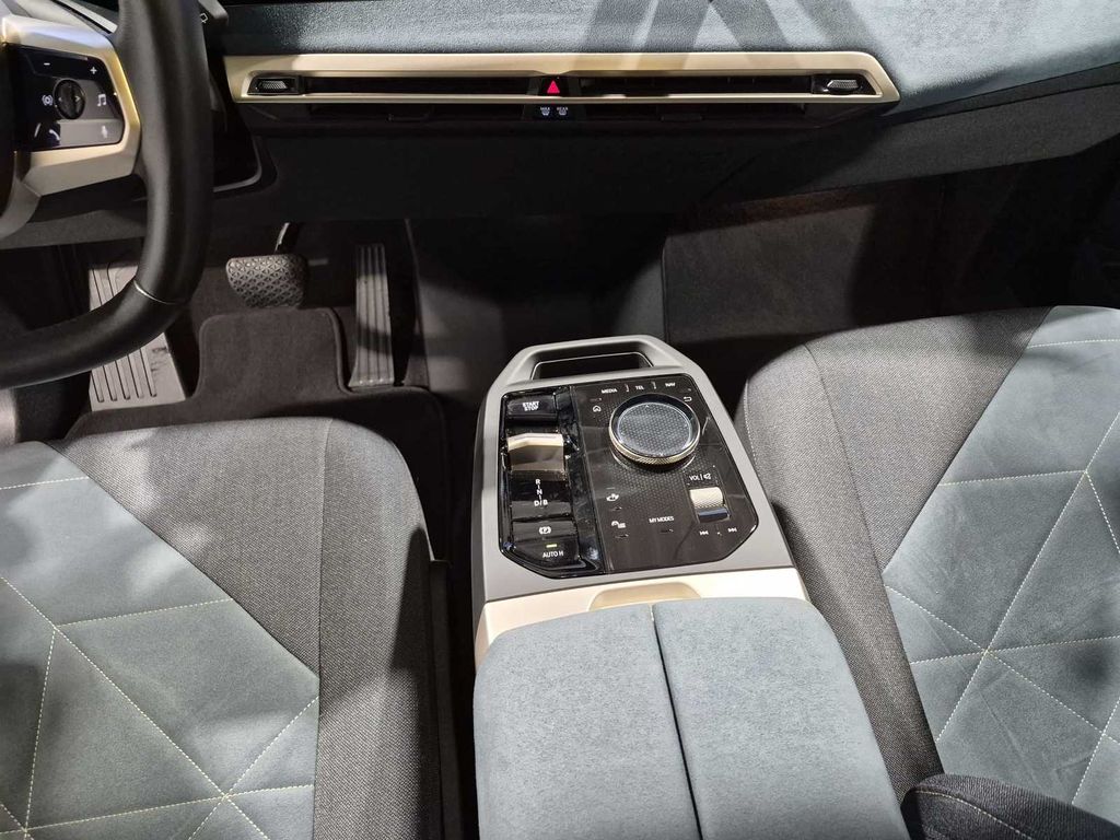 BMW iX 2023