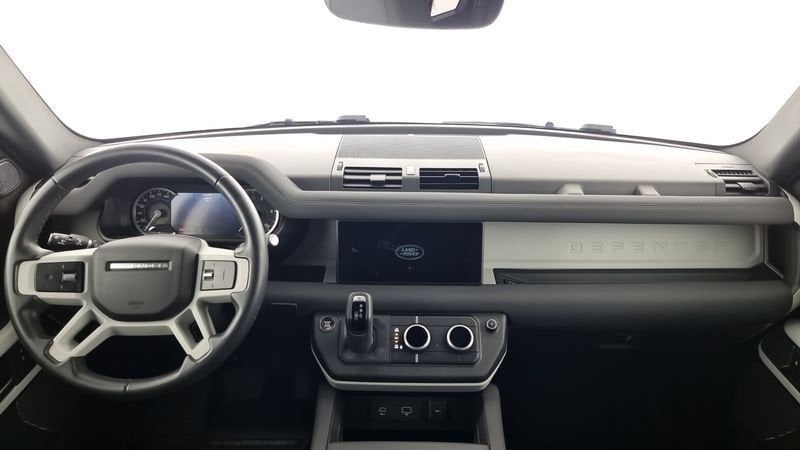 Land Rover Defender 2023