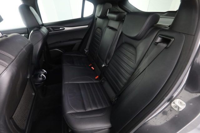 Alfa Romeo Stelvio 2023