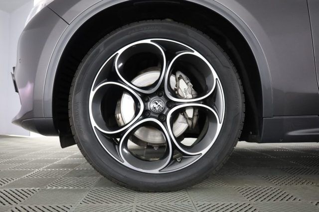 Alfa Romeo Stelvio 2023